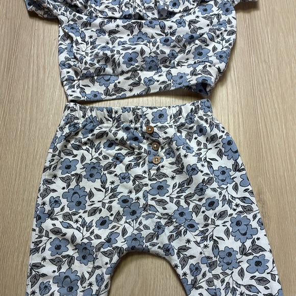 Jessica Simpson 18m Floral Blue Little Girl’s Set - Picture 4 of 5